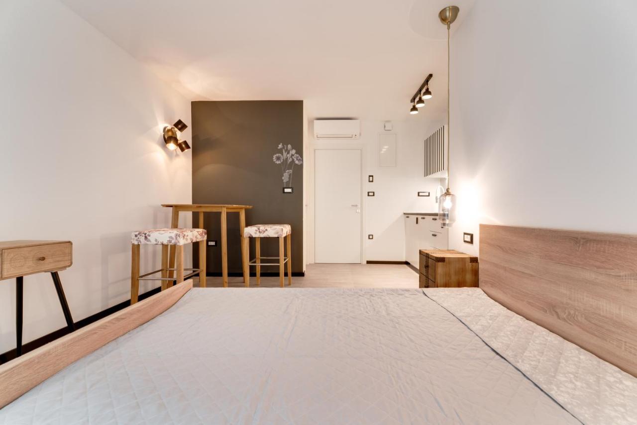 Black & White Apartments غييكا المظهر الخارجي الصورة