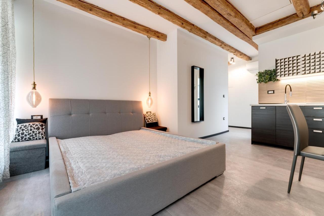 Black & White Apartments غييكا المظهر الخارجي الصورة