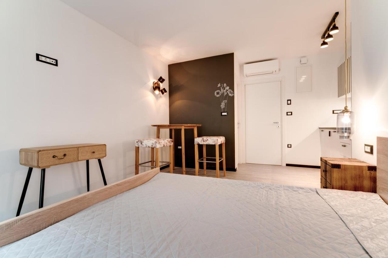 Black & White Apartments غييكا المظهر الخارجي الصورة
