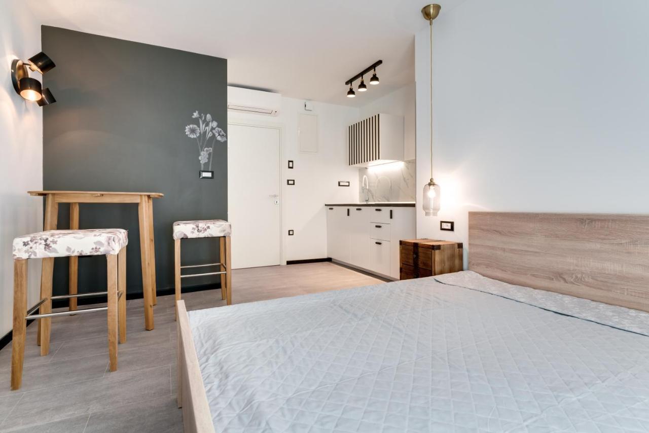 Black & White Apartments غييكا المظهر الخارجي الصورة