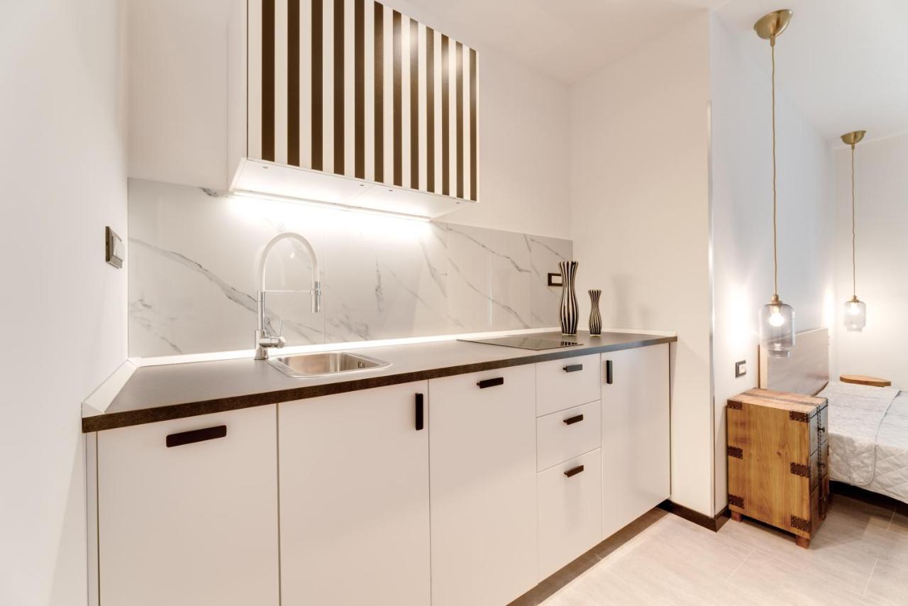 Black & White Apartments غييكا المظهر الخارجي الصورة