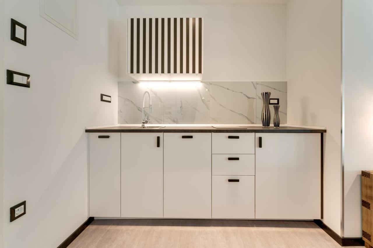 Black & White Apartments غييكا المظهر الخارجي الصورة