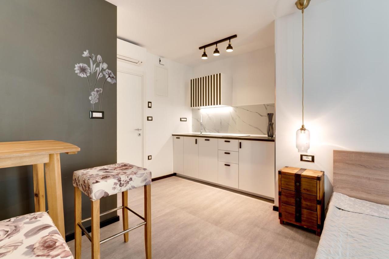 Black & White Apartments غييكا المظهر الخارجي الصورة
